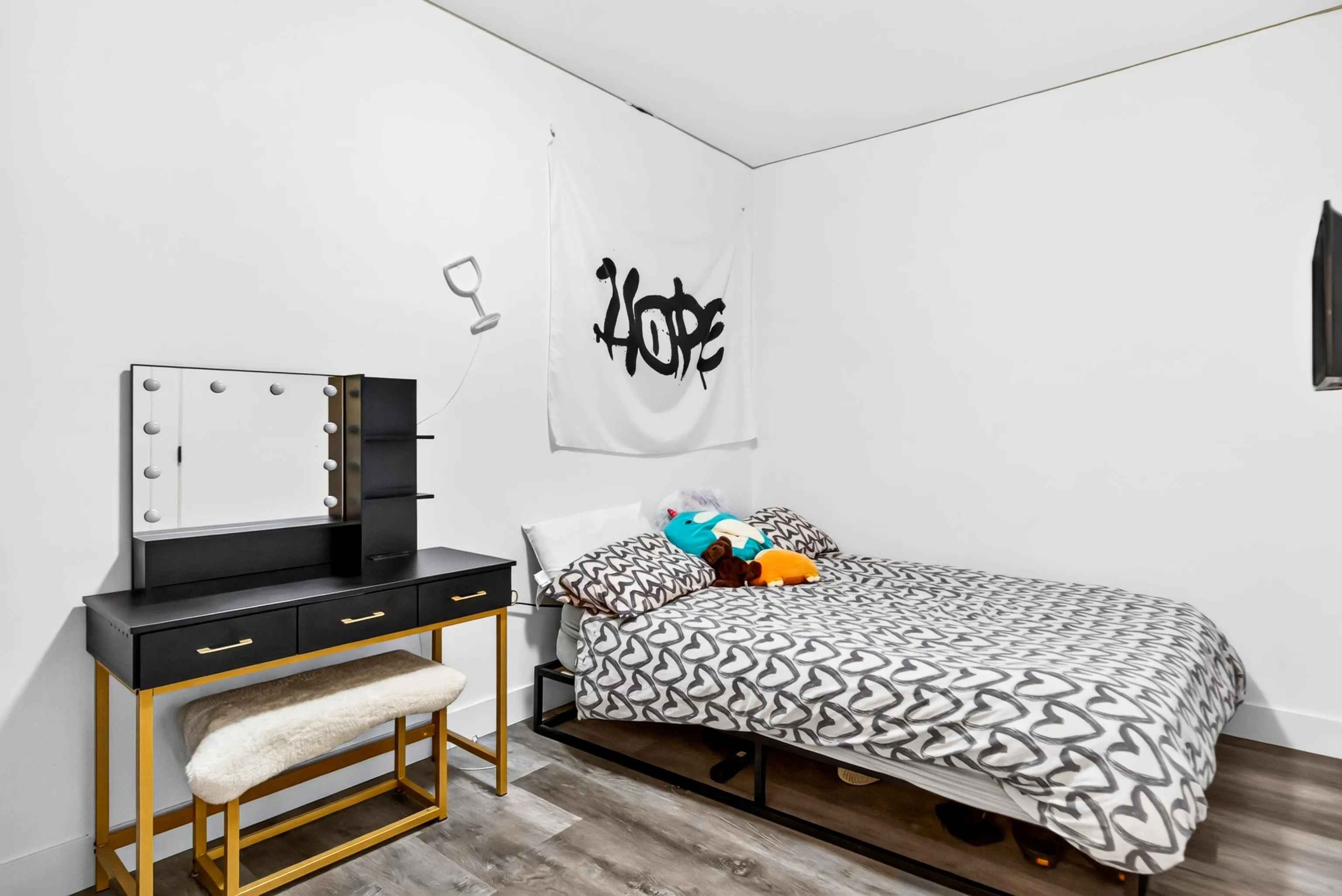 12320 222 Street #318