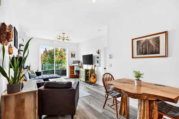 12320 222 Street #318