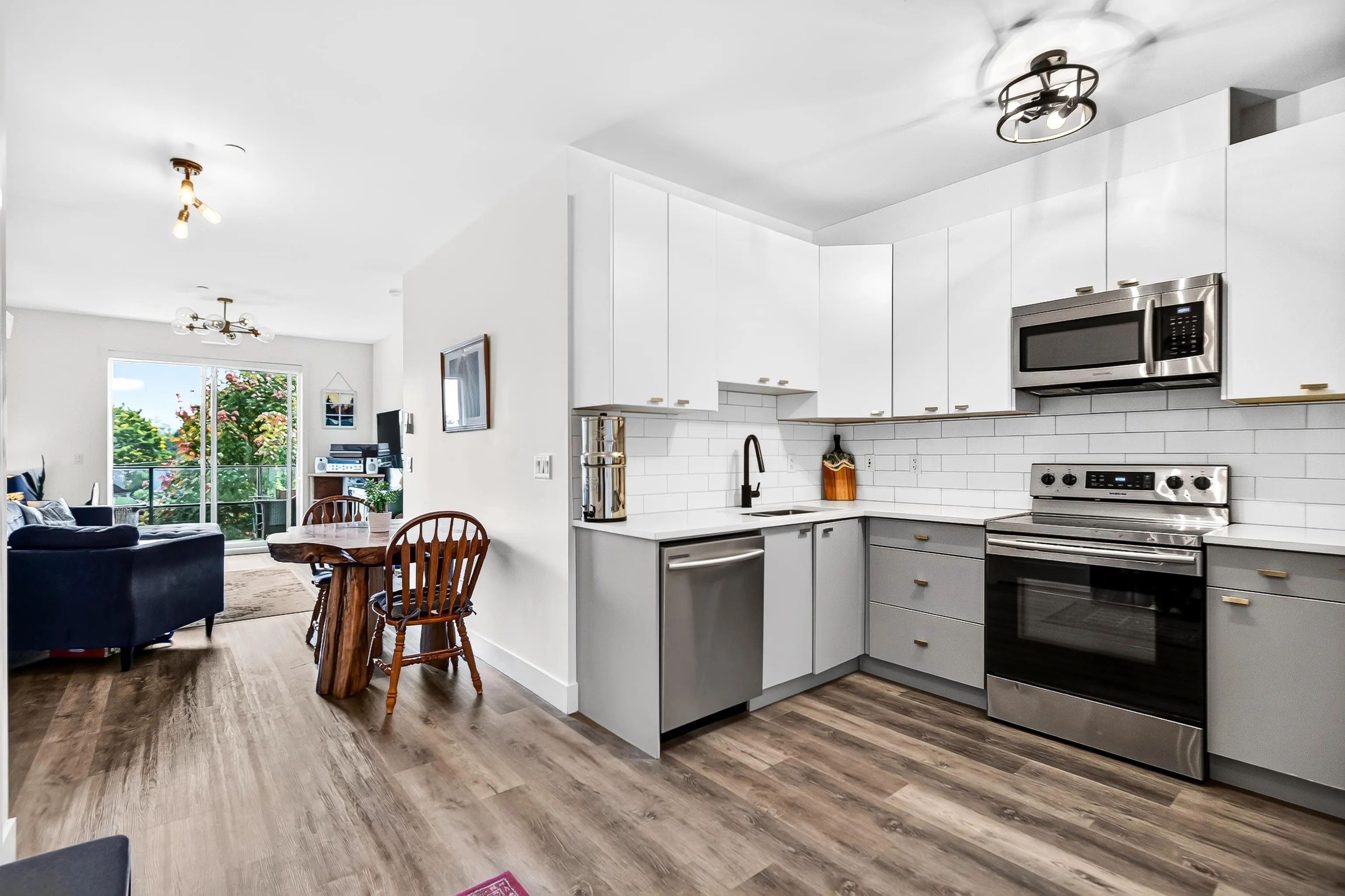 12320 222 Street #318