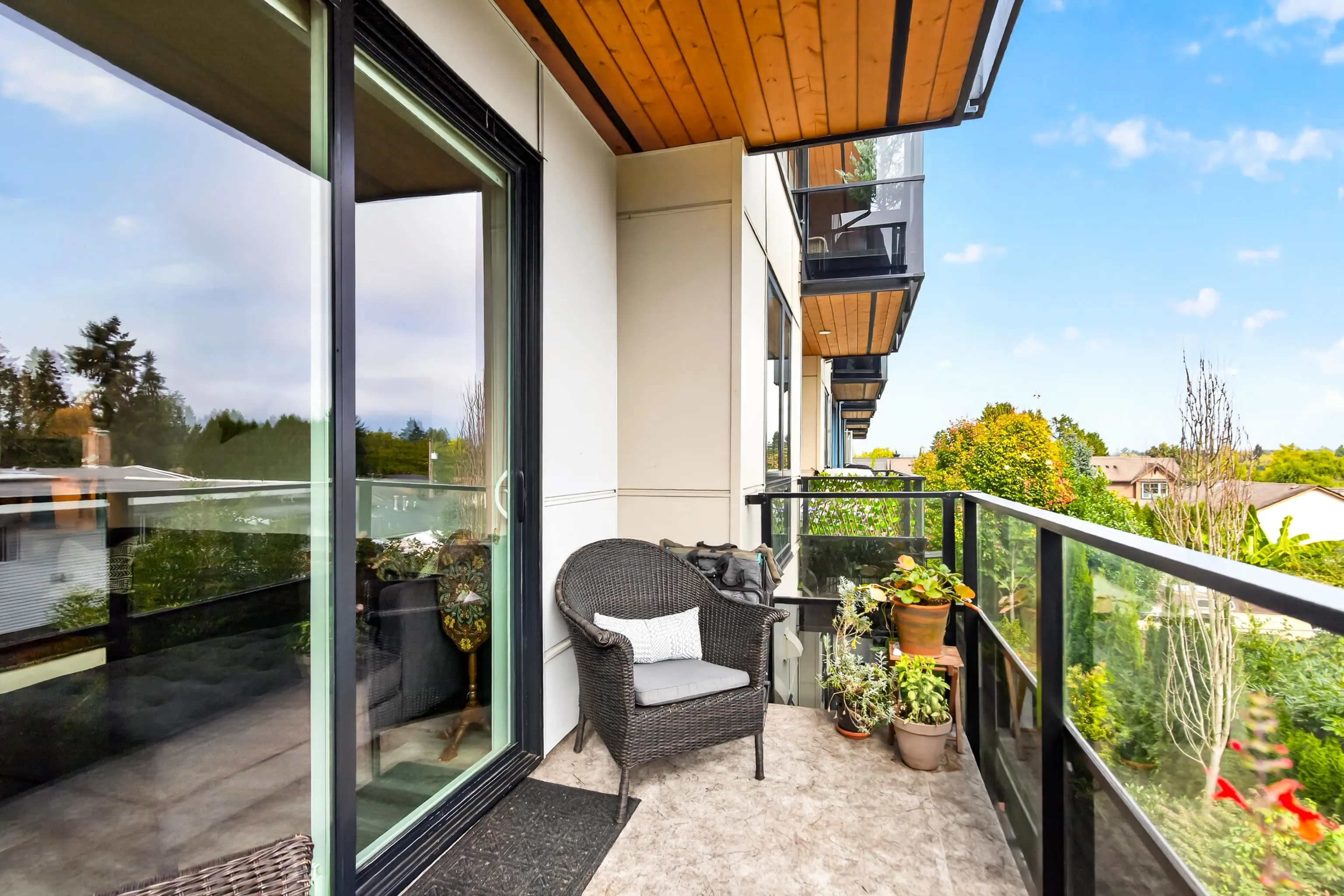 12320 222 Street #318