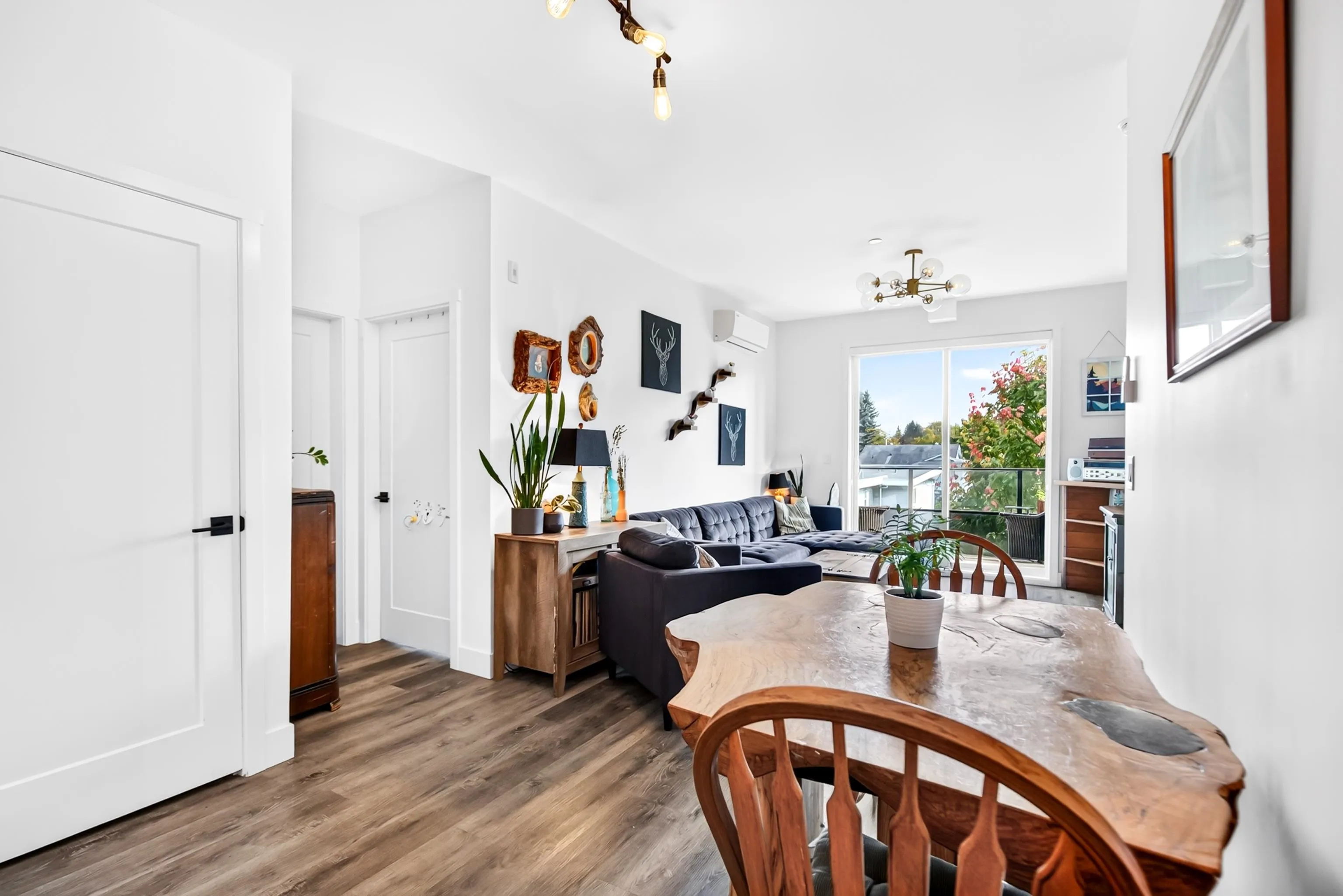12320 222 Street #318
