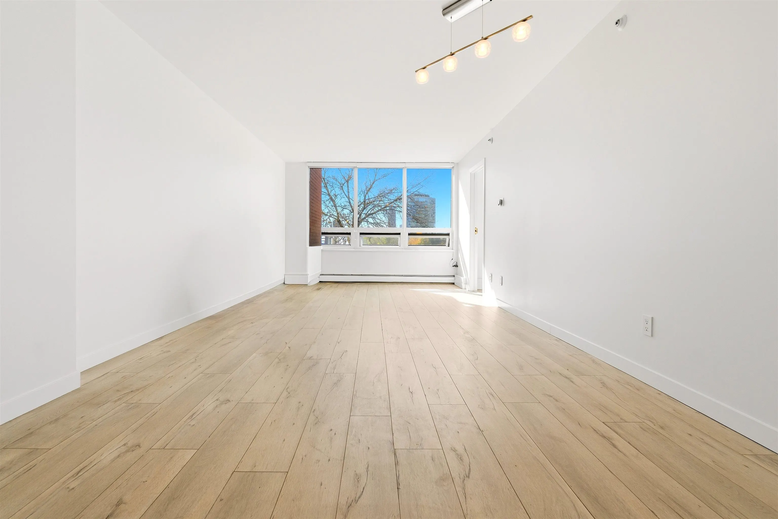 199 Drake Street #2A
