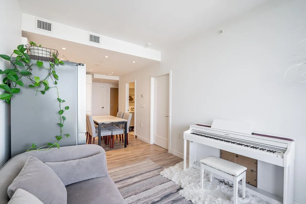 6699 Dunblane Avenue #2905
