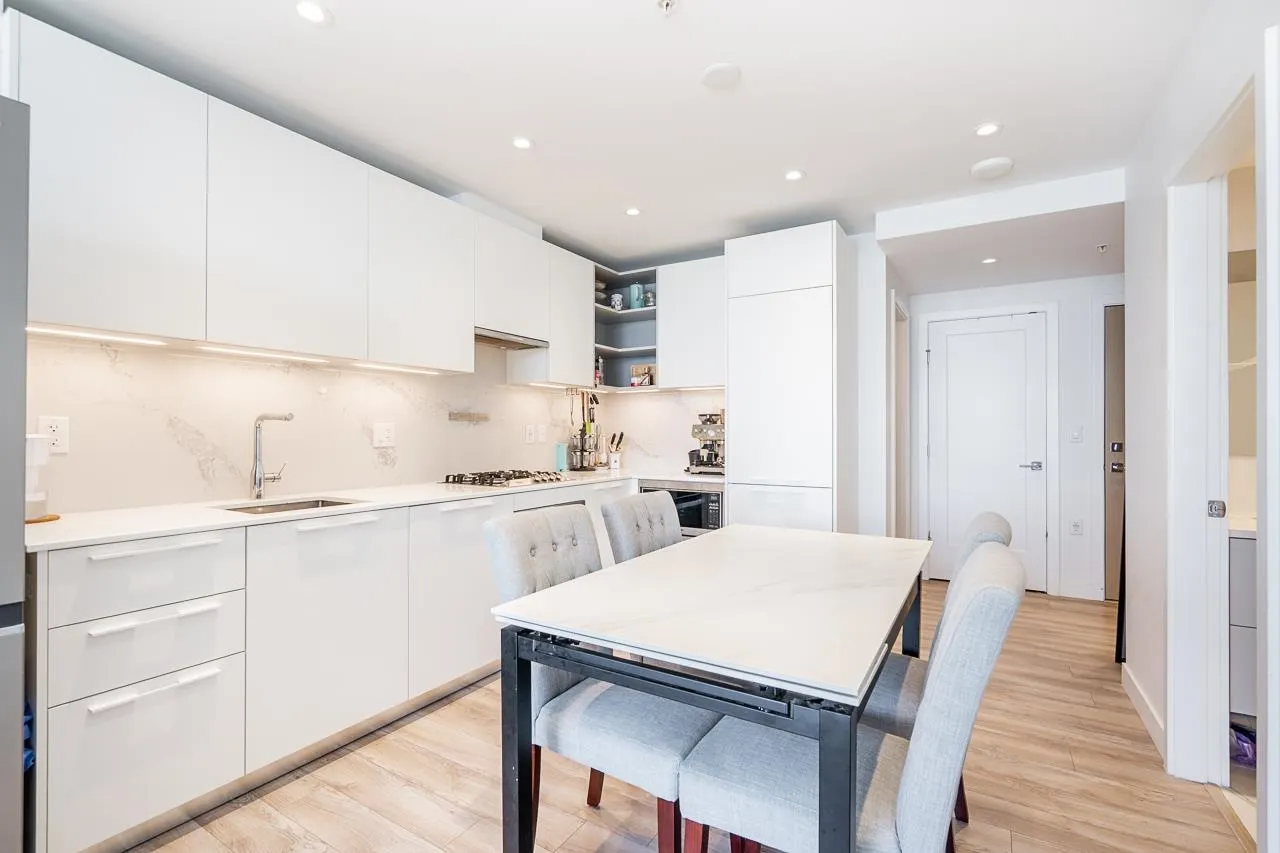 6699 Dunblane Avenue #2905