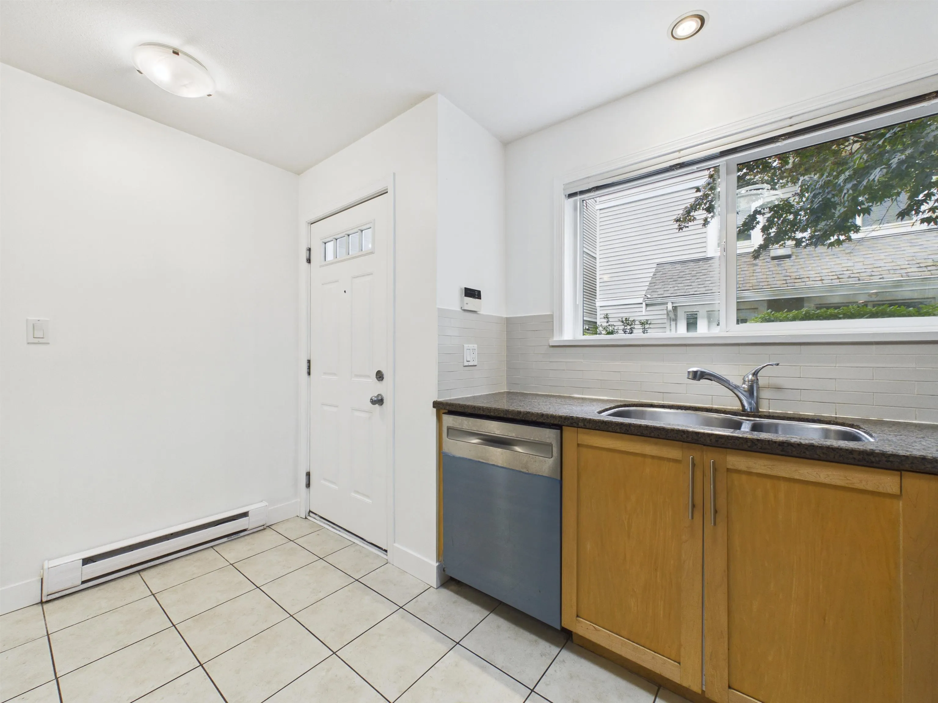 5525 Halley Avenue #7