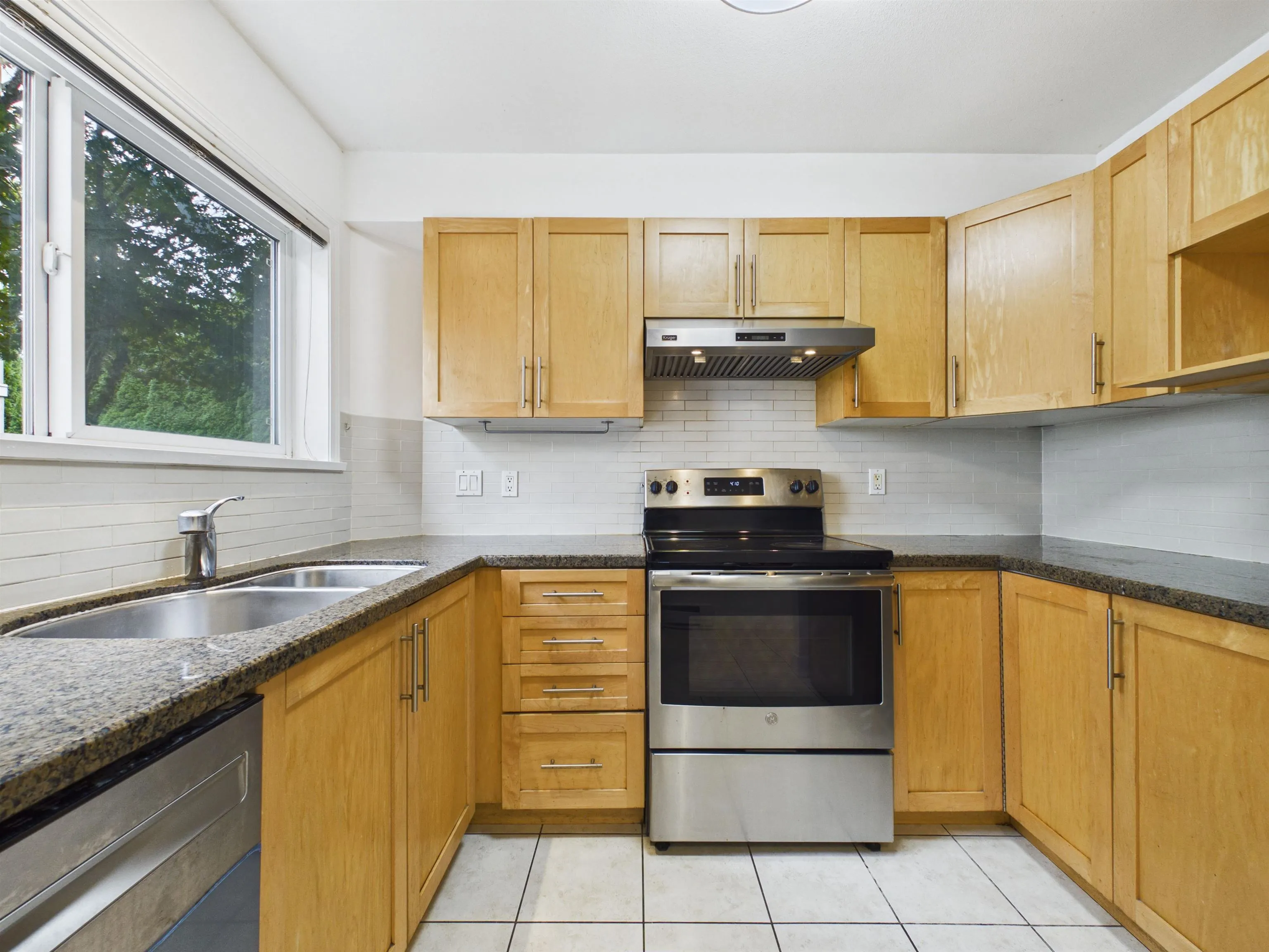 5525 Halley Avenue #7