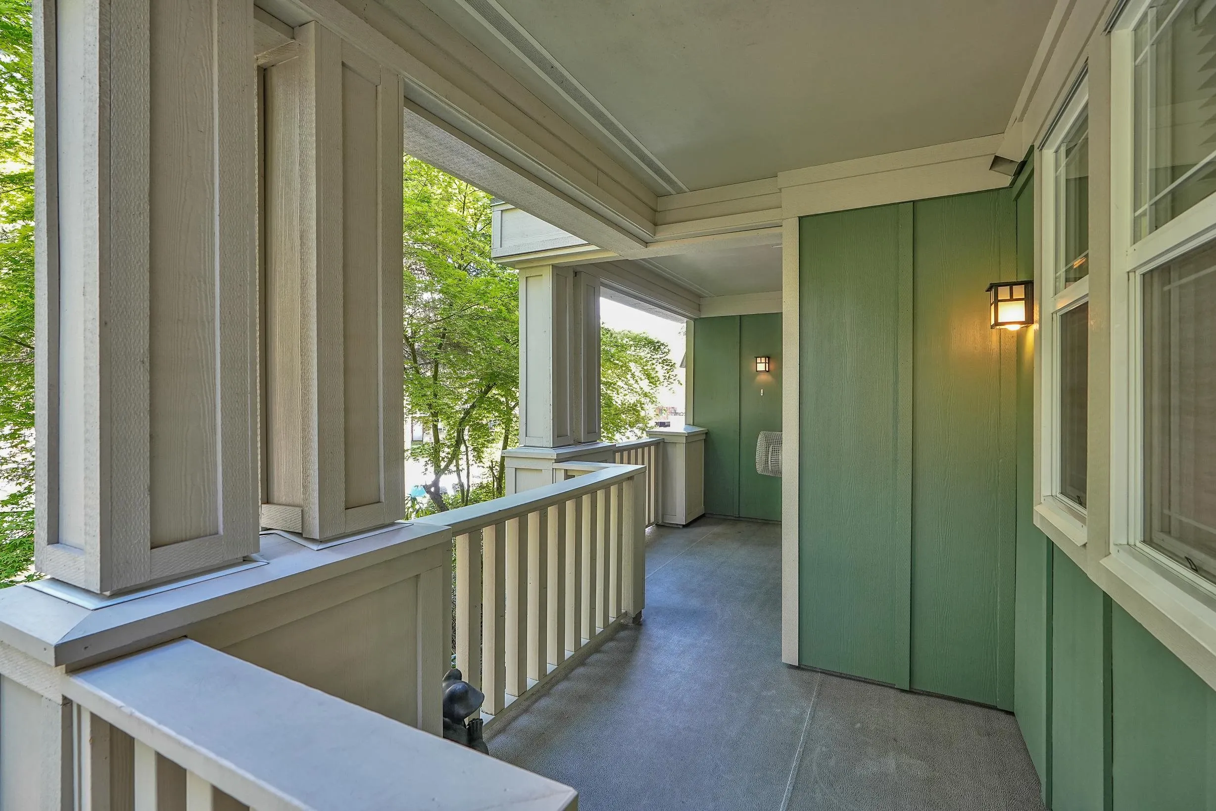 15350 16a Avenue #211