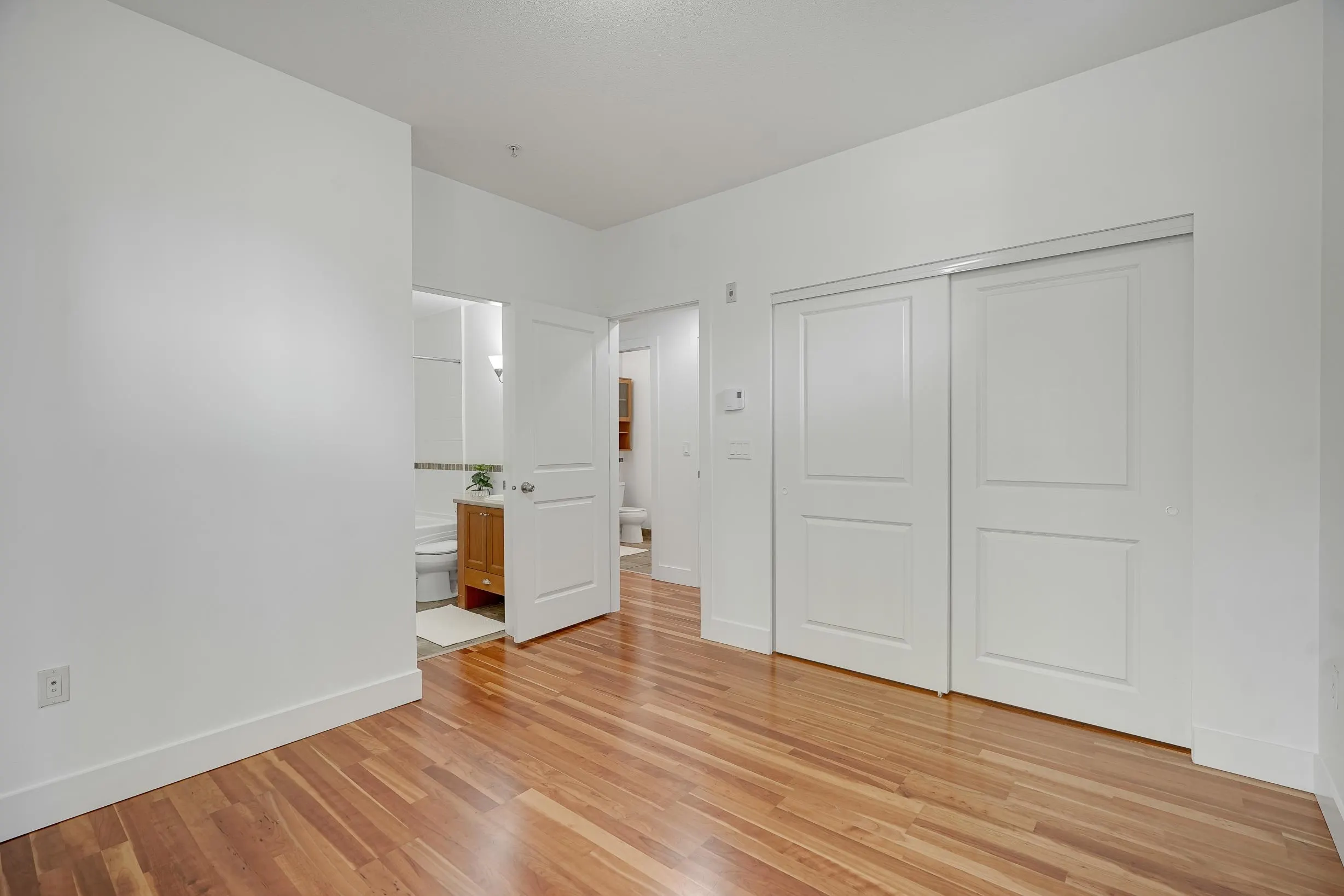 15350 16a Avenue #211