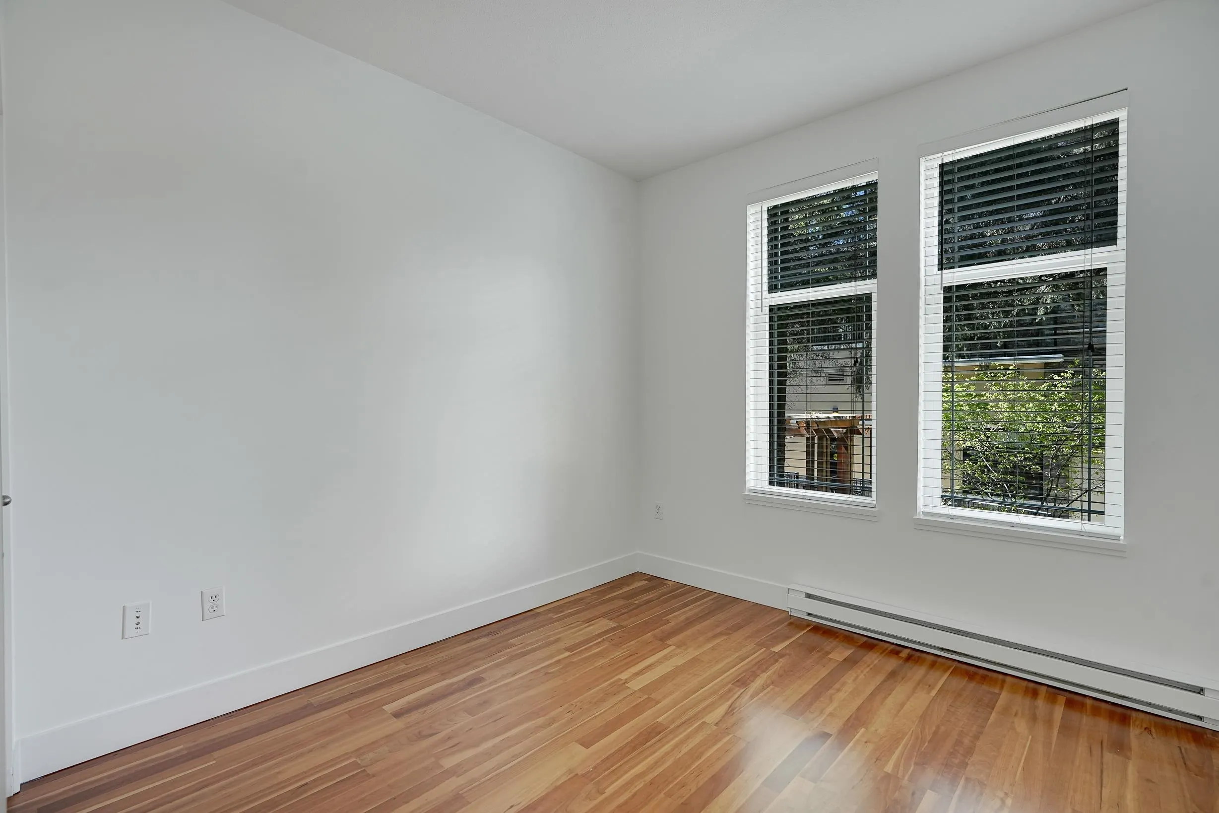 15350 16a Avenue #211