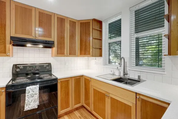15350 16a Avenue #211