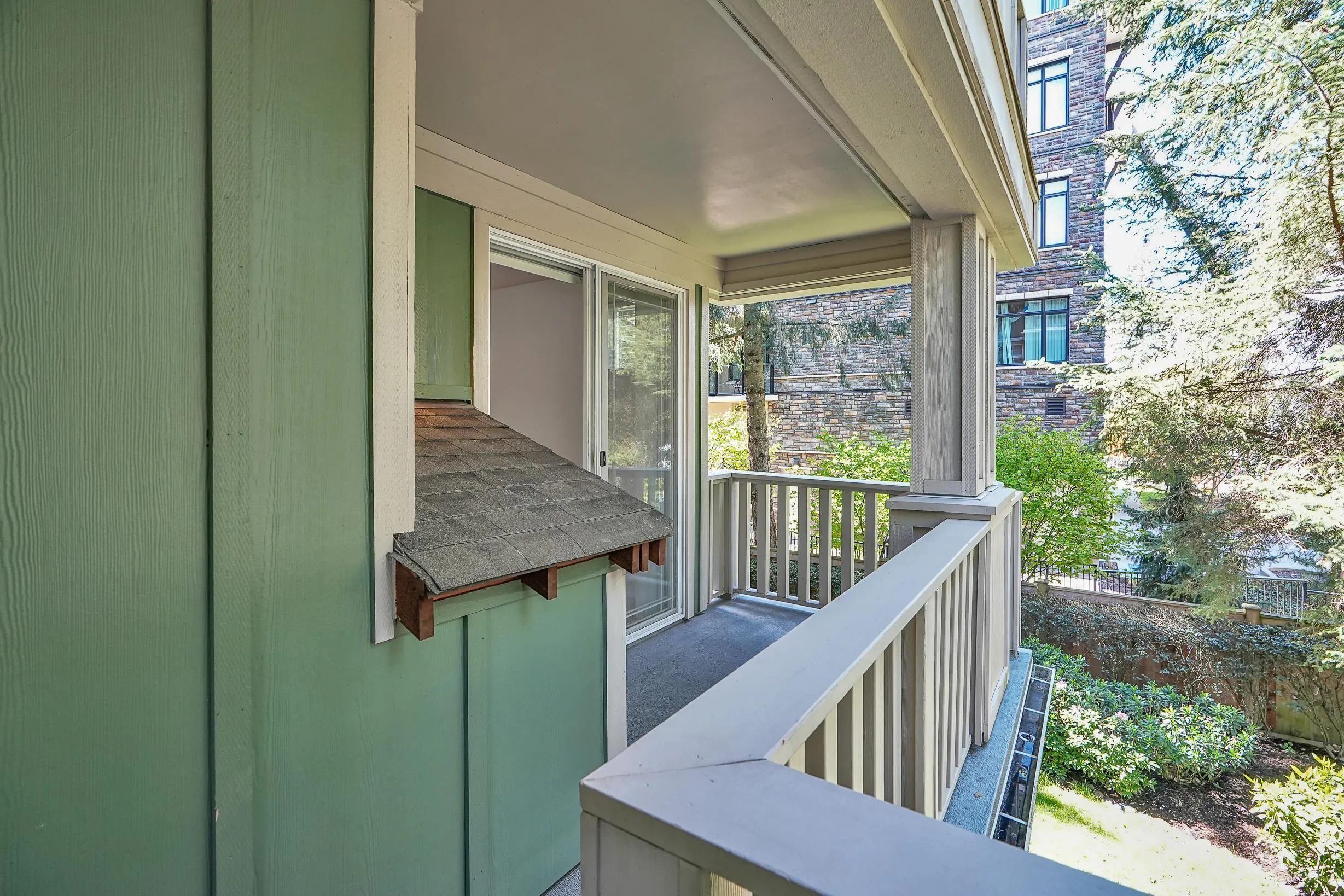 15350 16a Avenue #211