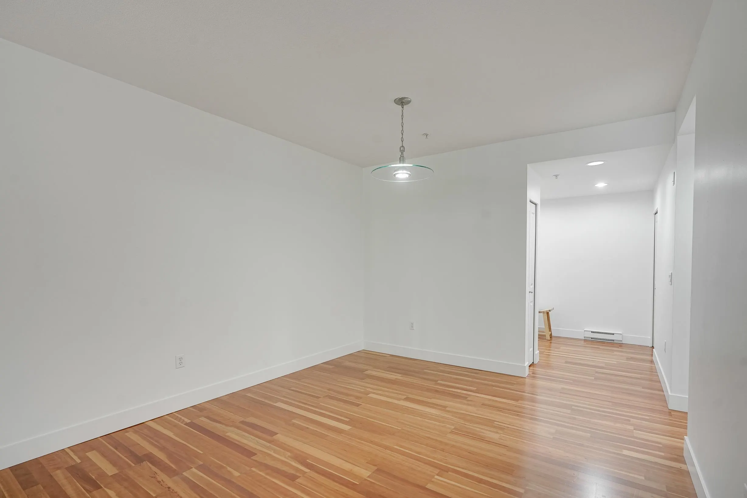 15350 16a Avenue #211