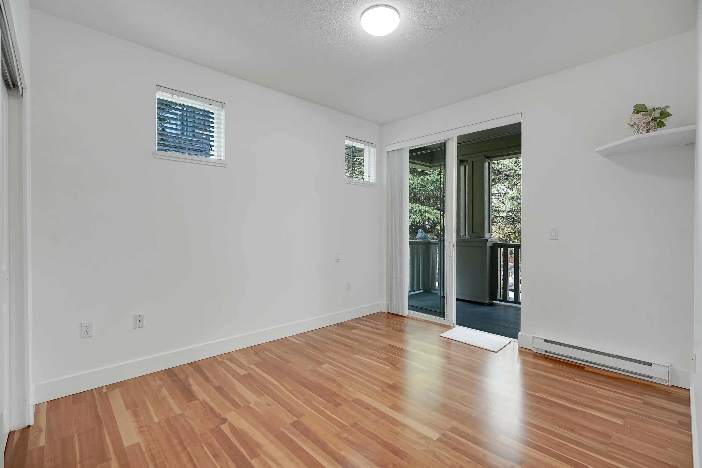 15350 16a Avenue #211