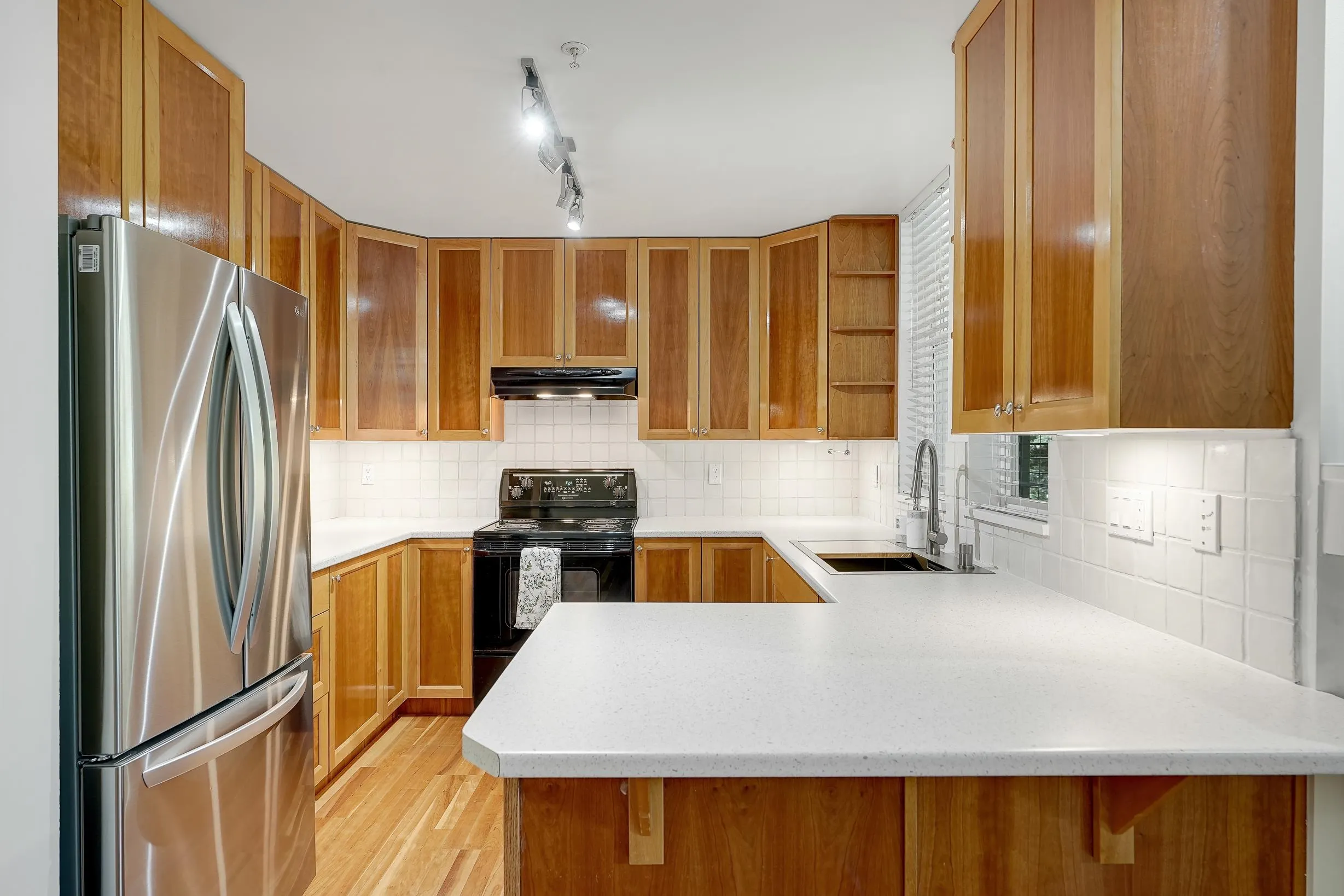 15350 16a Avenue #211