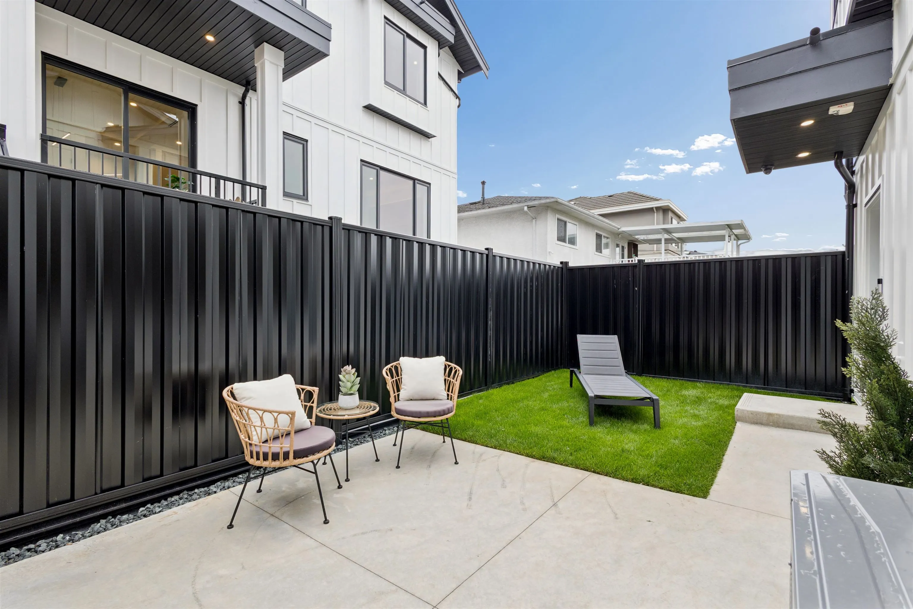 3639 E 46th Avenue #1