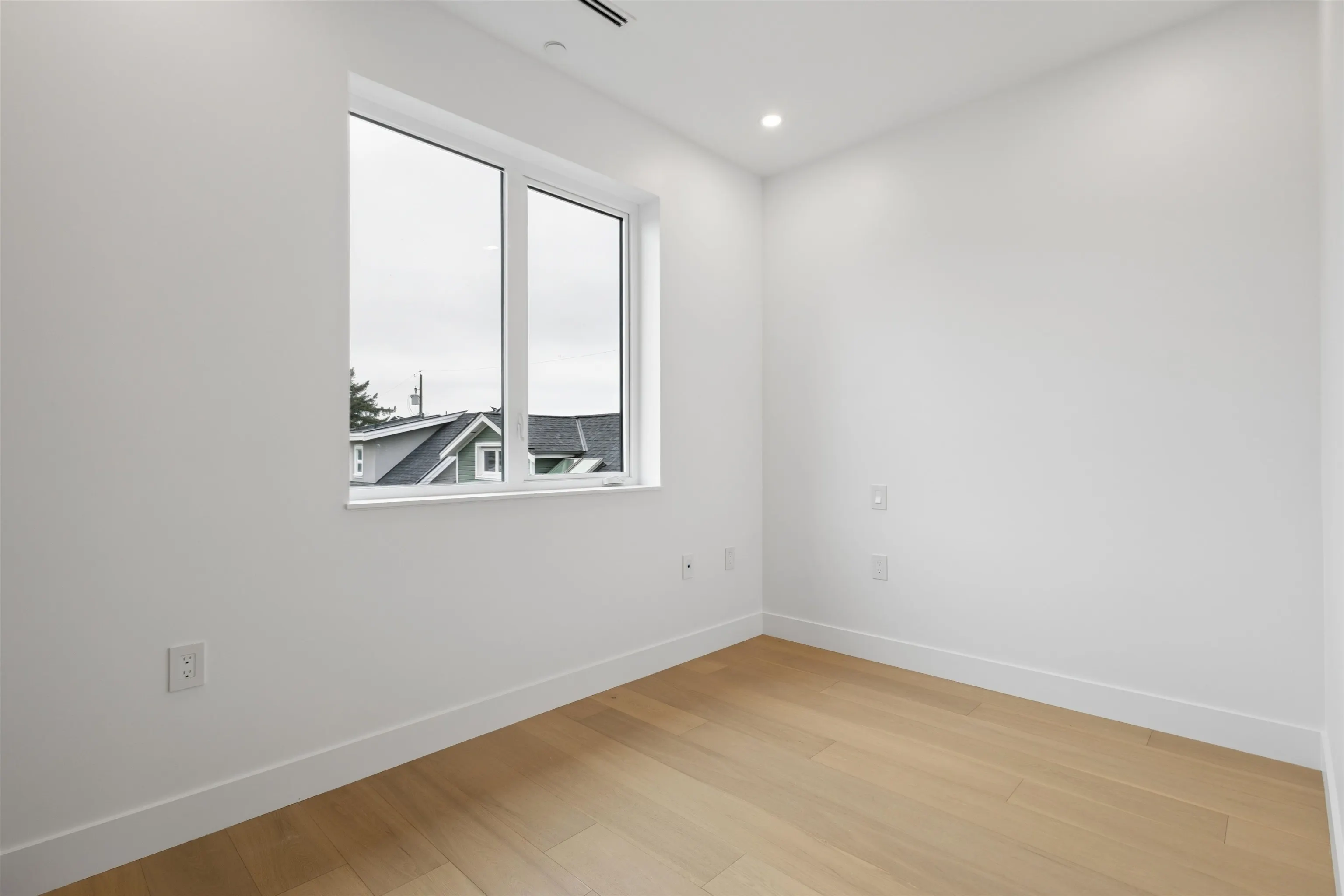 3639 E 46th Avenue #1