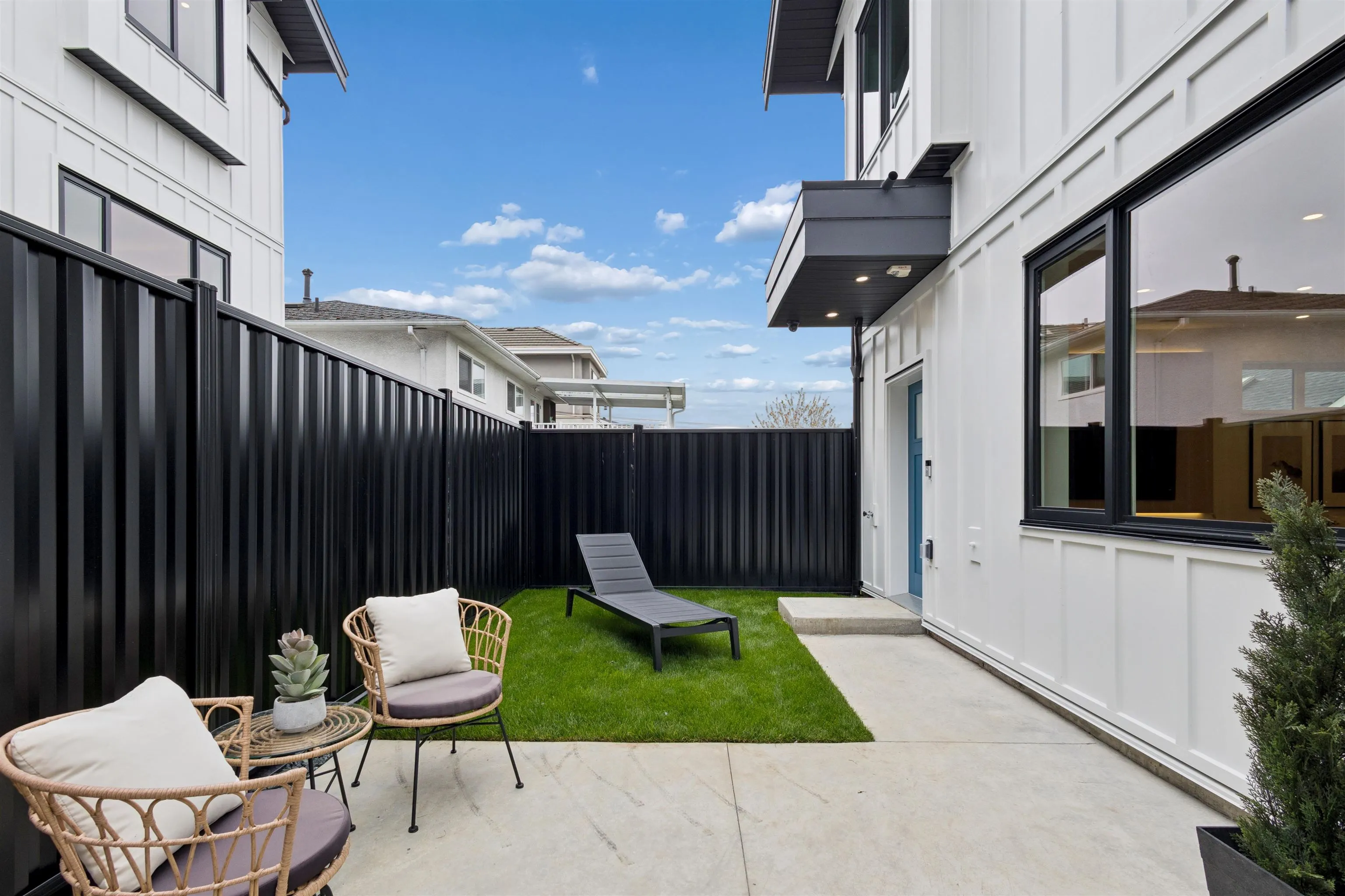3639 E 46th Avenue #1