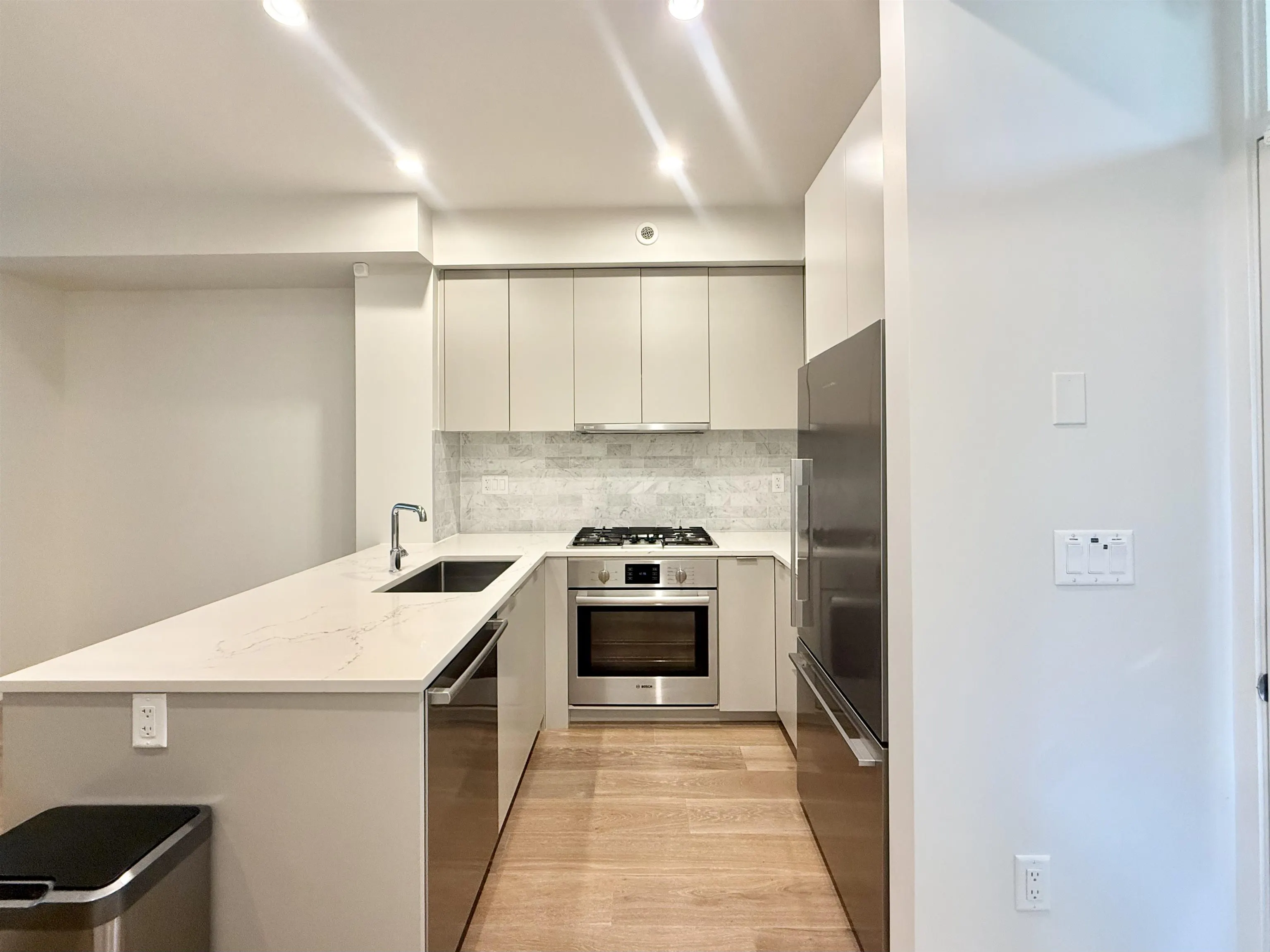 Oak Street #7923