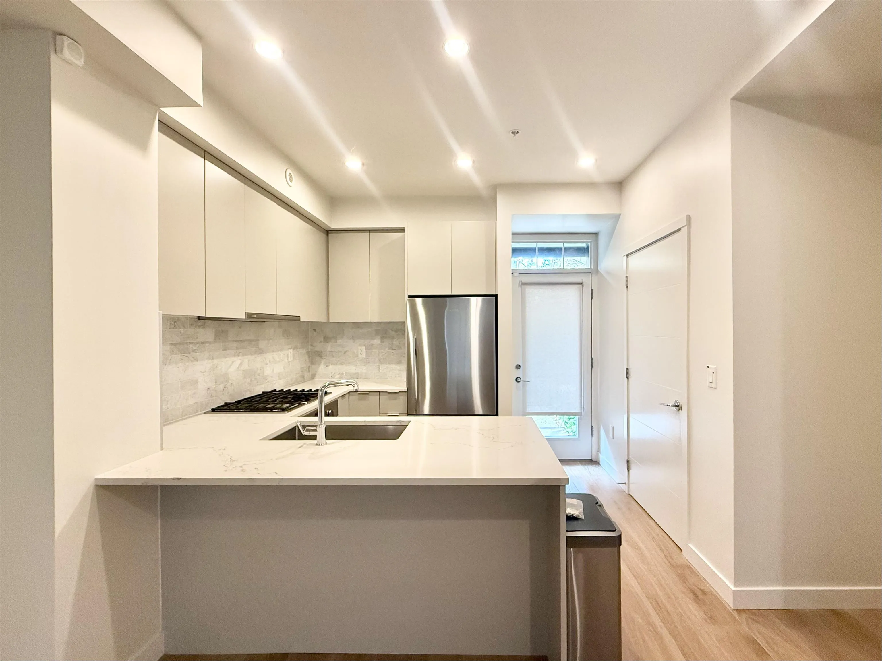 Oak Street #7923
