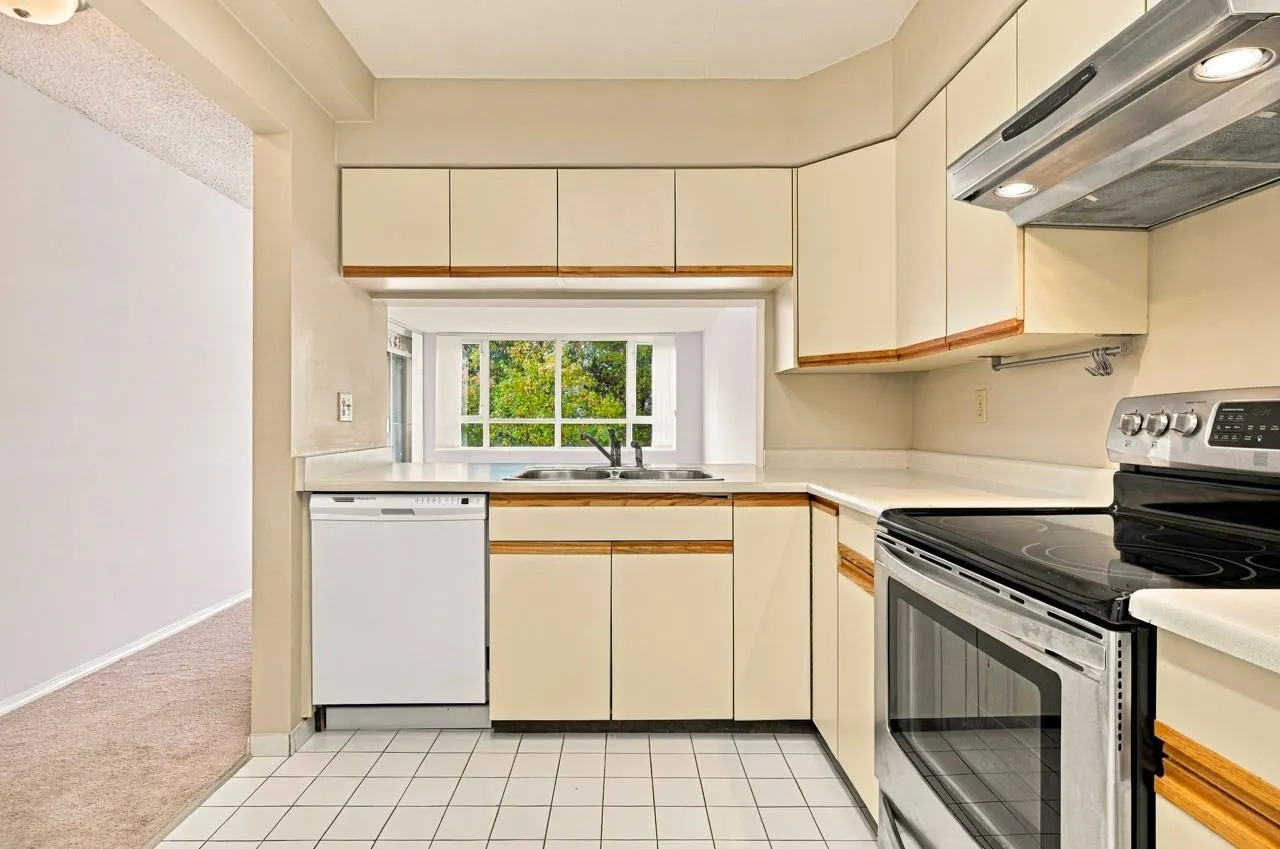 6055 Nelson Avenue #501