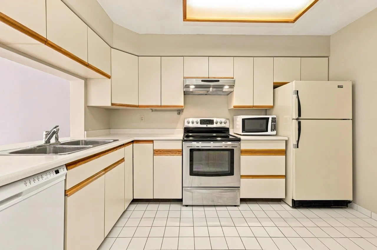 6055 Nelson Avenue #501