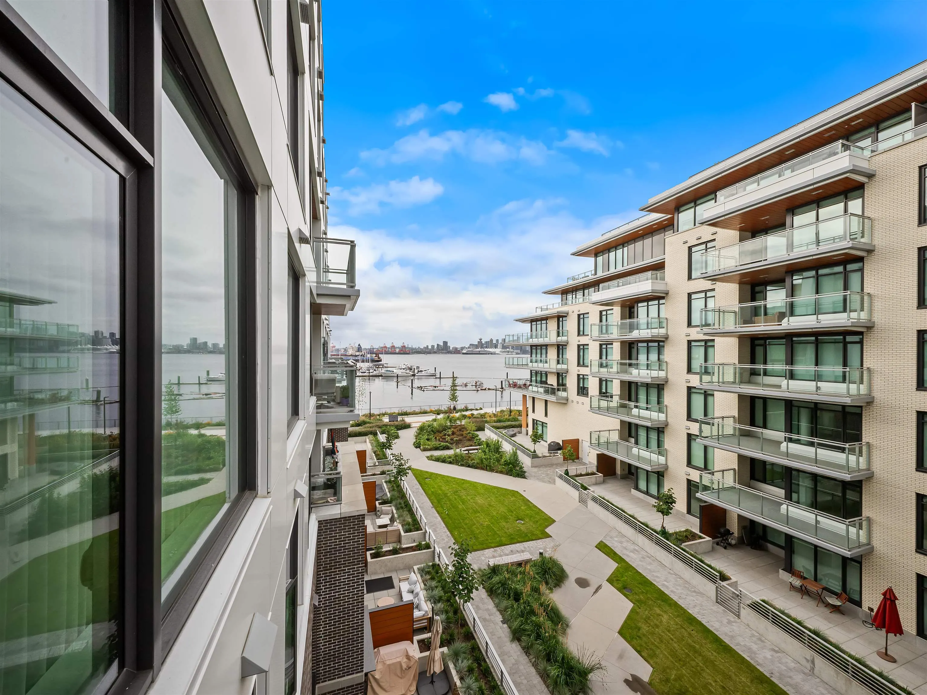 755 Harbourside Drive #425