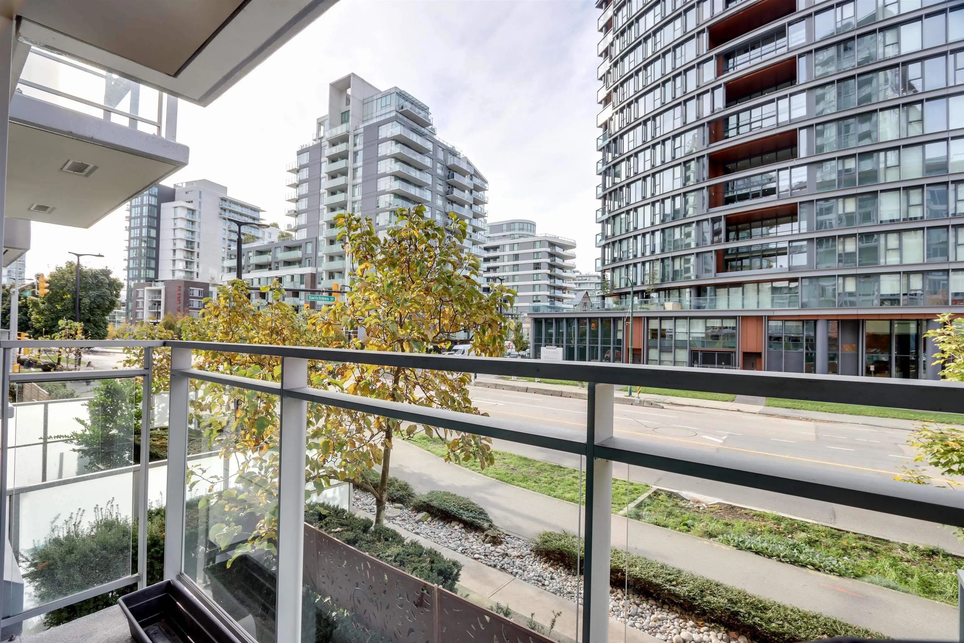 1618 Quebec Street #207