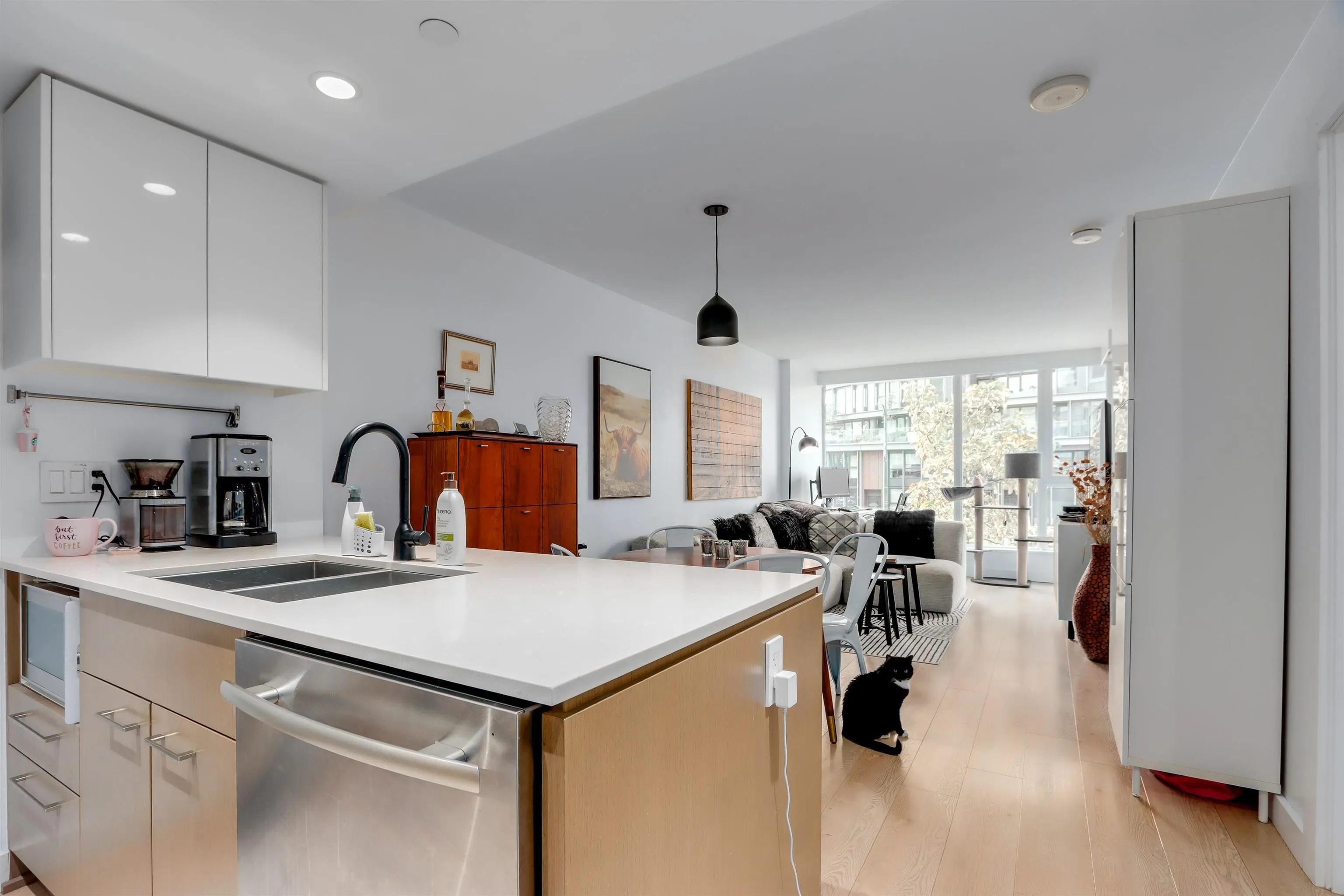 1618 Quebec Street #207