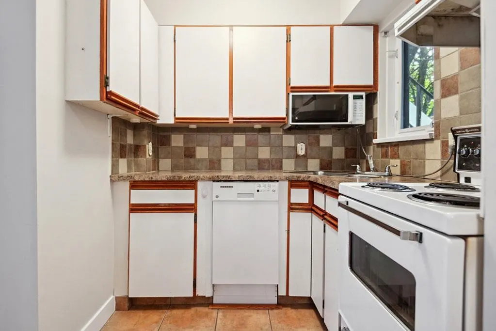 1205 W 14th Avenue #103