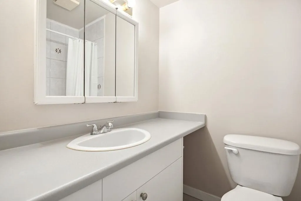 1205 W 14th Avenue #103