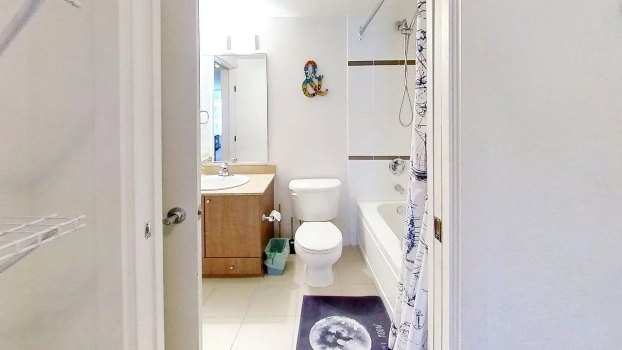 610 Granville Street #21XX