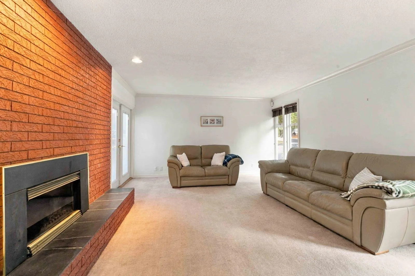 6671 Carncross Crescent