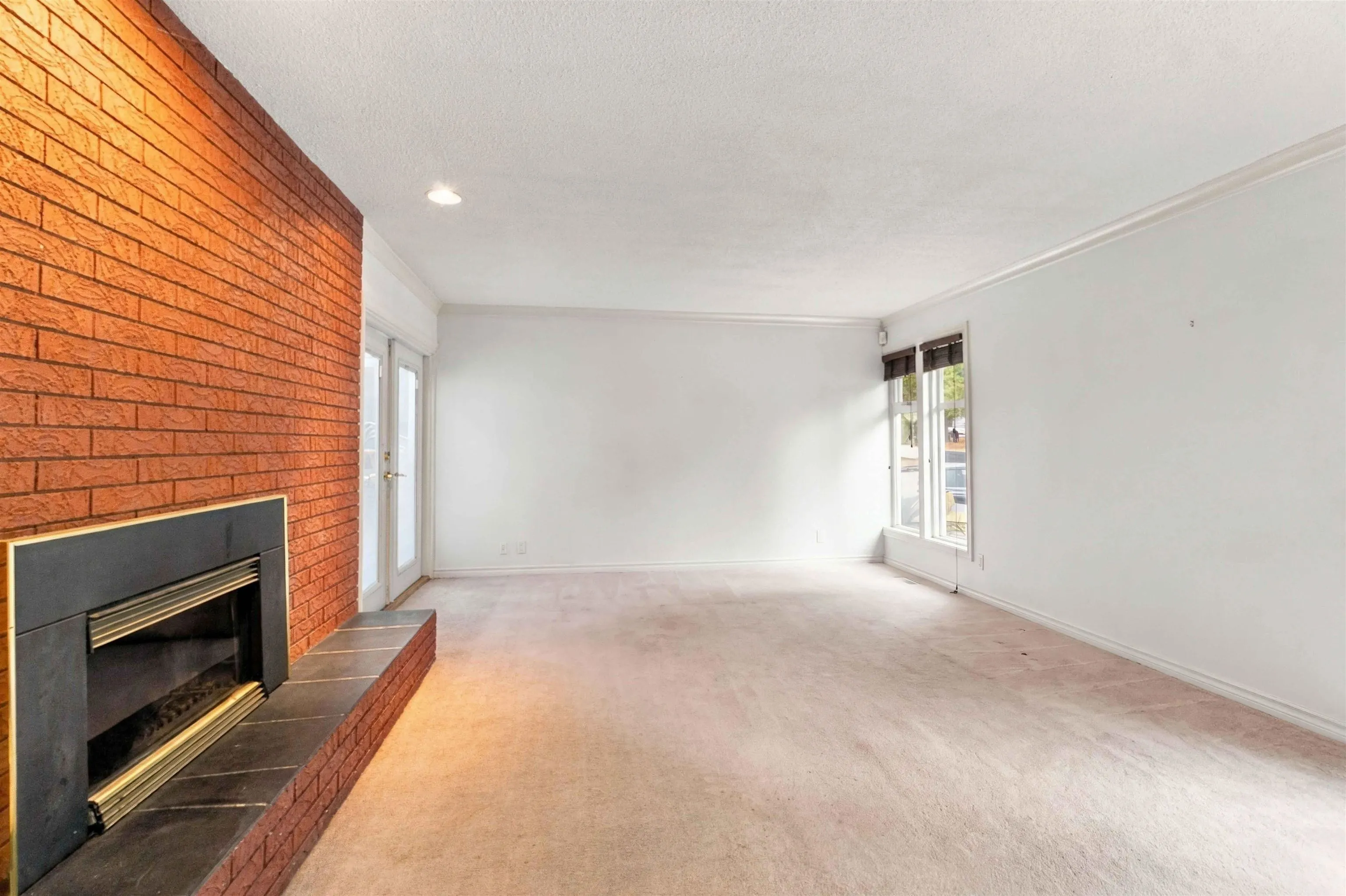6671 Carncross Crescent