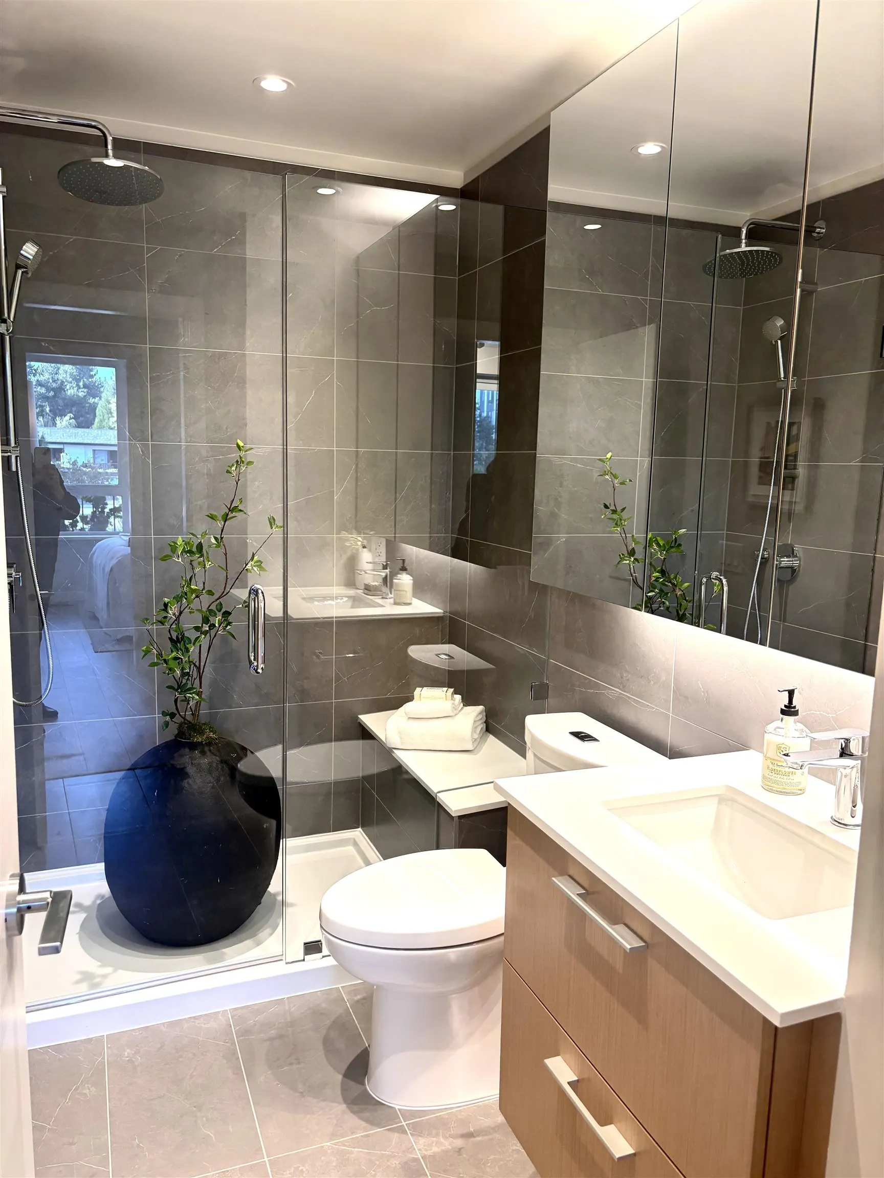 110 E 17th Street #401