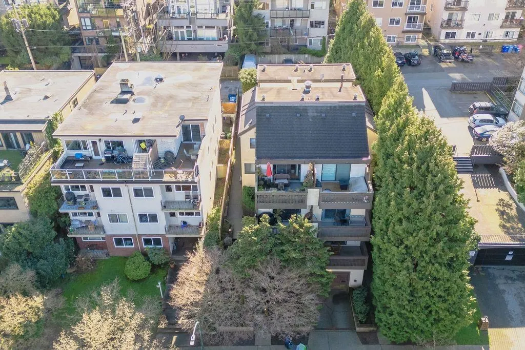 2458 York Avenue #102