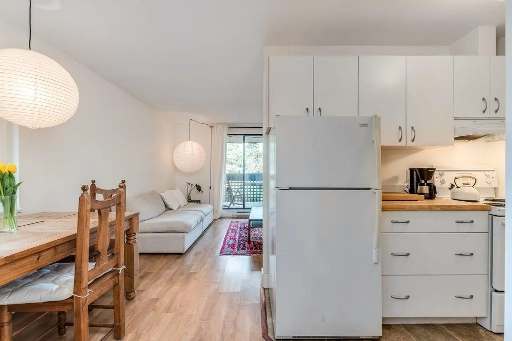 2458 York Avenue #102