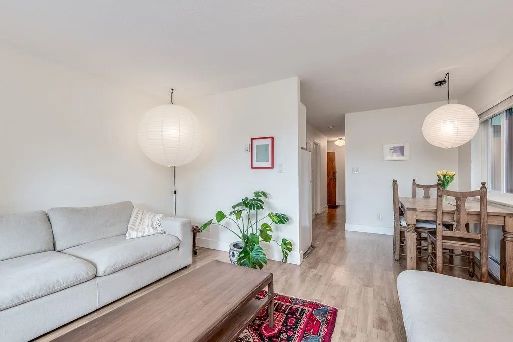 2458 York Avenue #102
