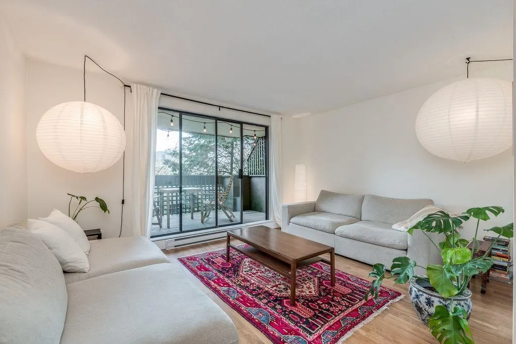 2458 York Avenue #102