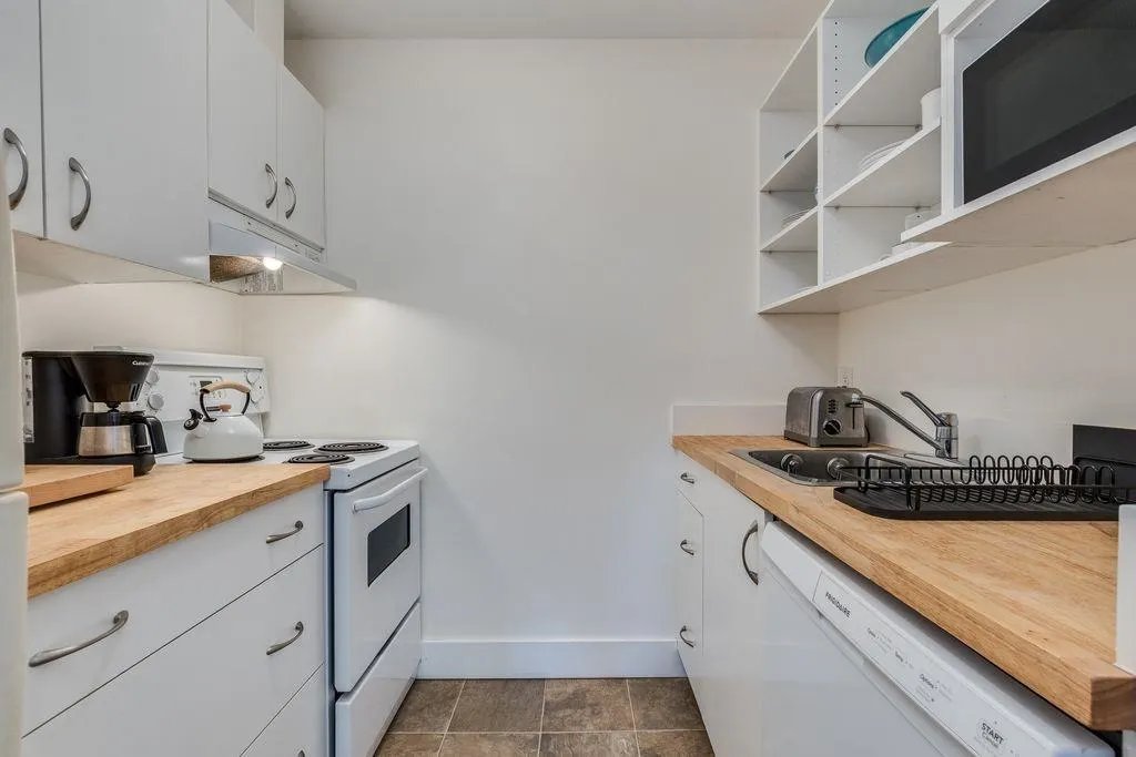 2458 York Avenue #102