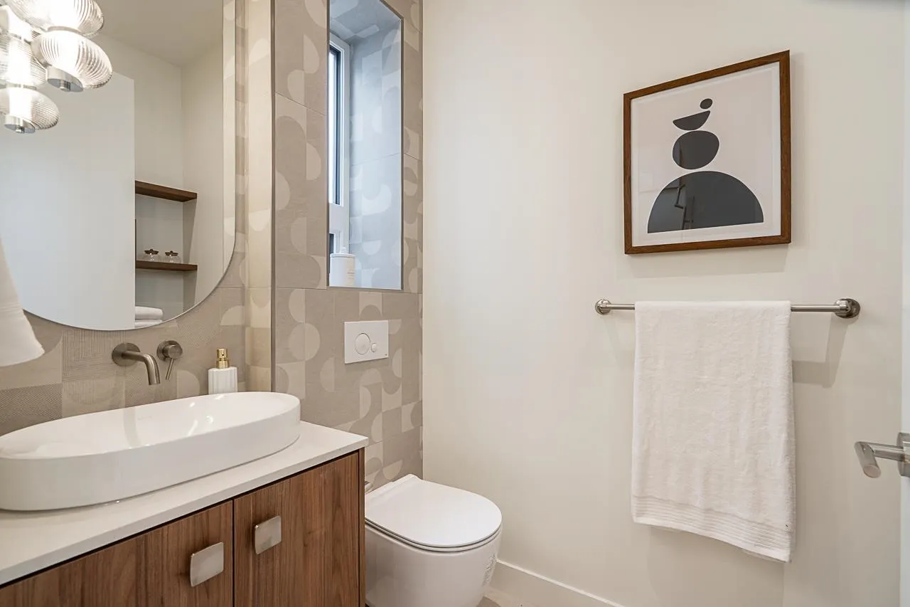 456 E 38th Avenue #1