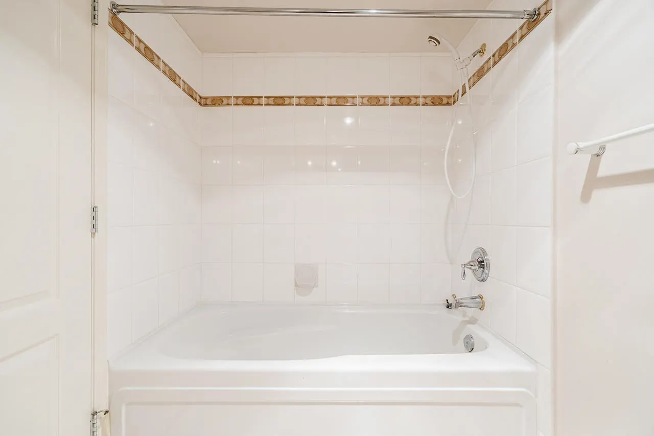 6622 Southoaks Crescent #203