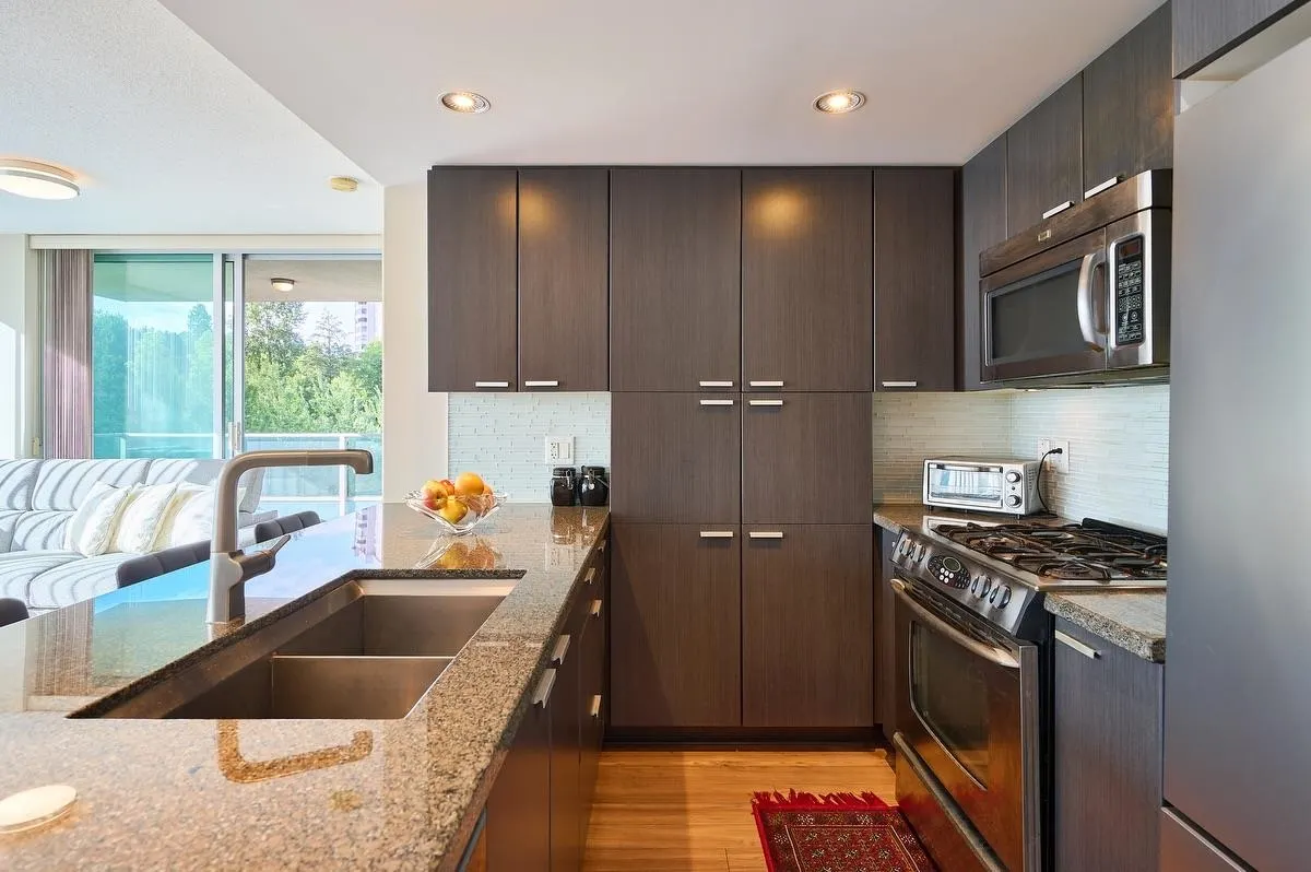 2232 Douglas Road #805