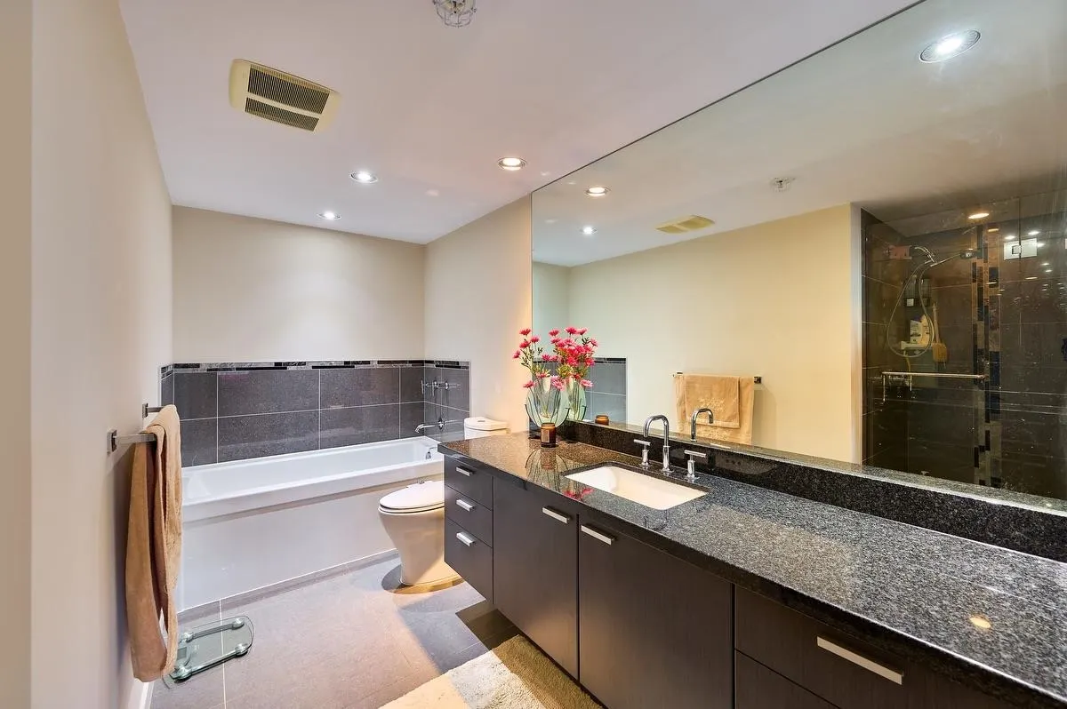 2232 Douglas Road #805