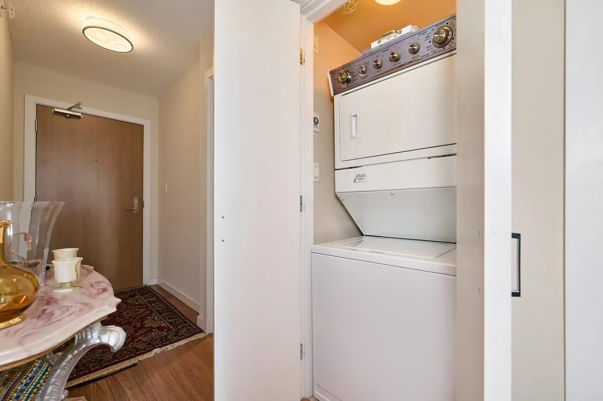 2232 Douglas Road #805