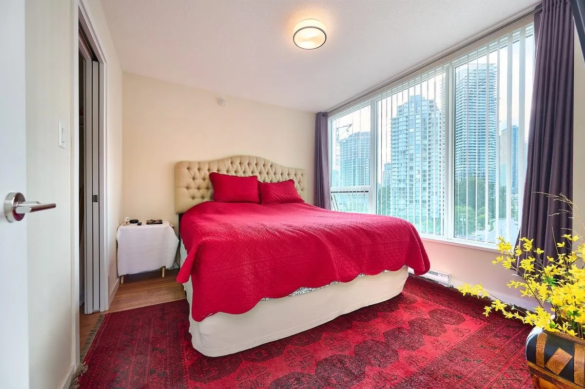 2232 Douglas Road #805
