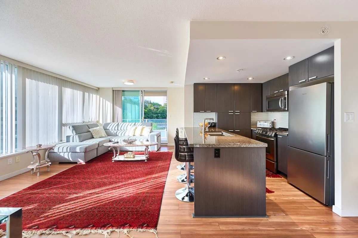 2232 Douglas Road #805