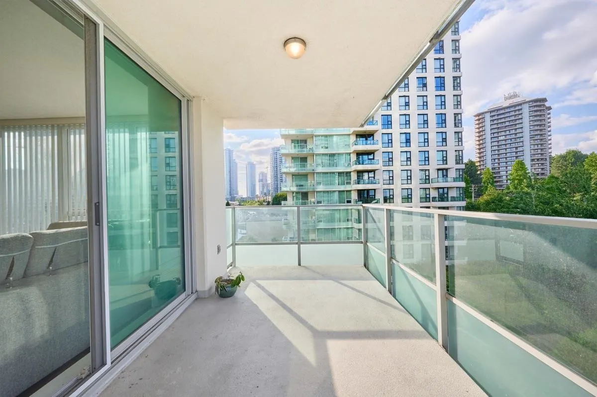 2232 Douglas Road #805