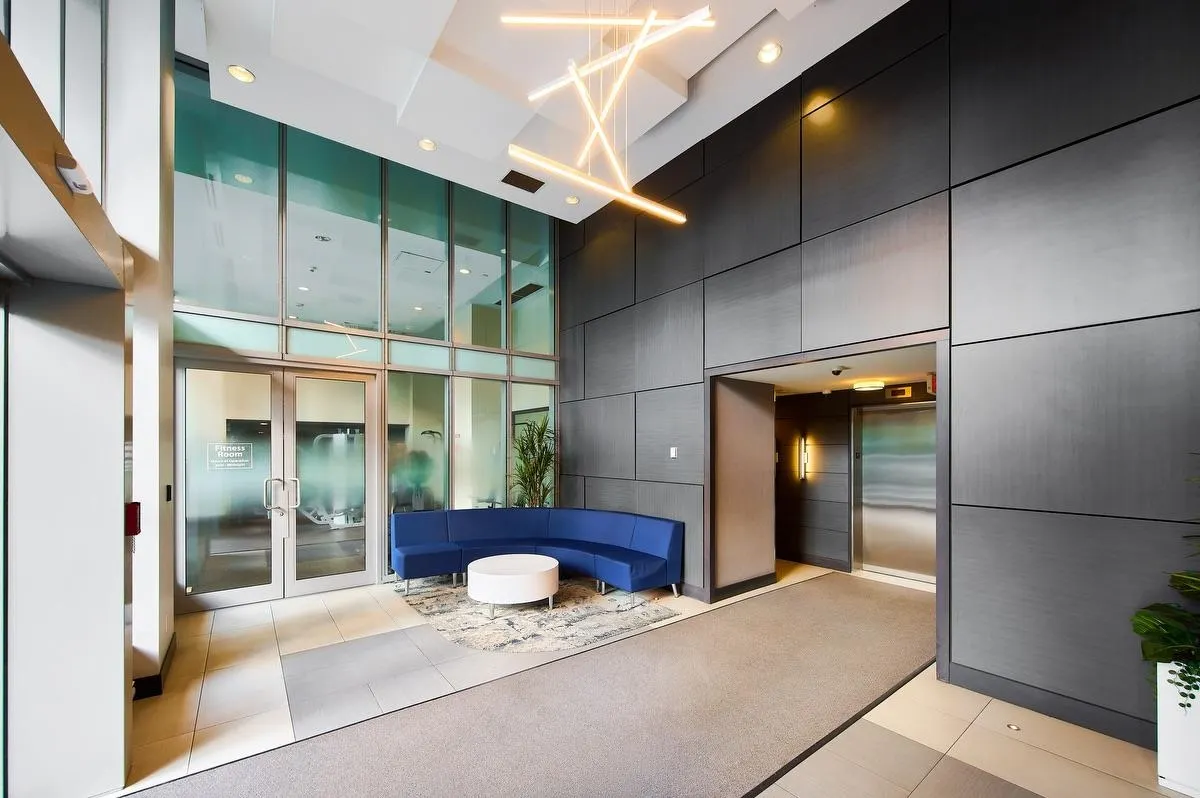 2232 Douglas Road #805