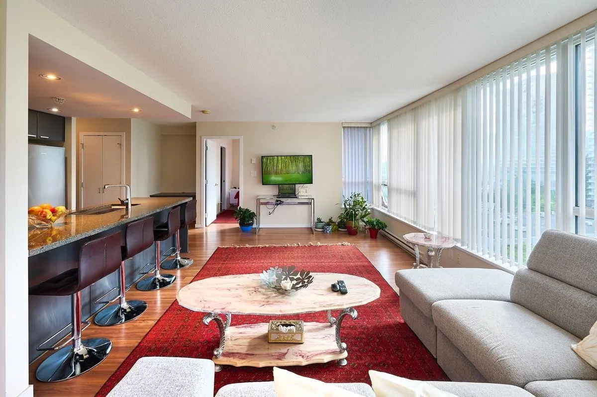 2232 Douglas Road #805