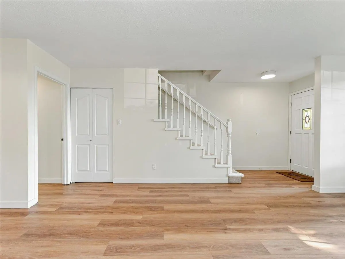 240 E 18th Street